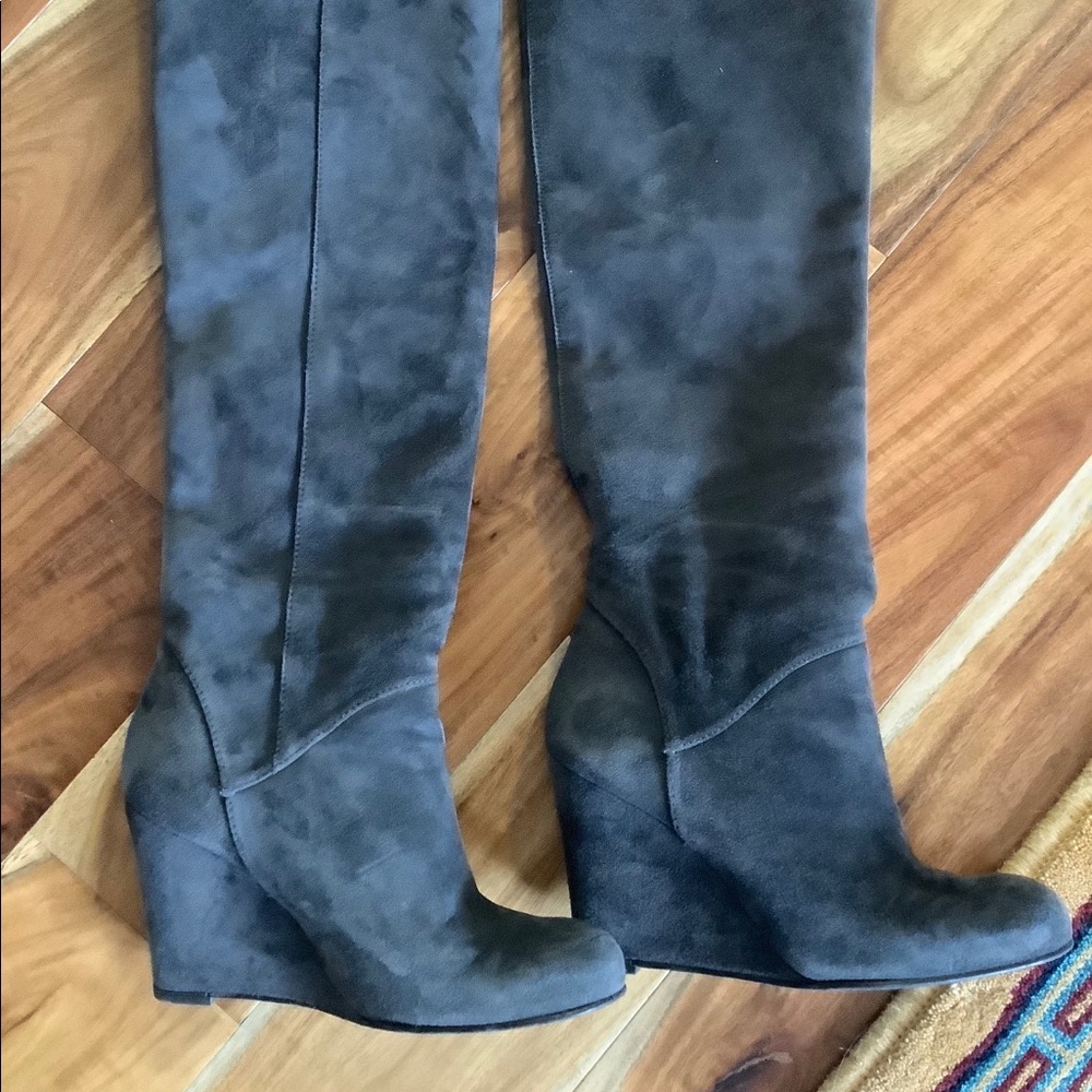 Stuart Weitzman Knee High Wedge NBoots, Size 5.